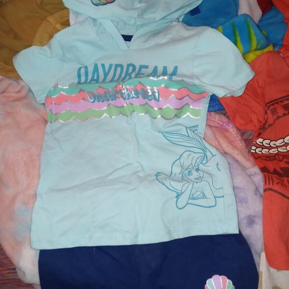 Clothes - Picture 4 of 13